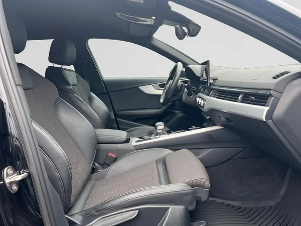 AUDI A4 Avant (2022) — foto 14 van 18