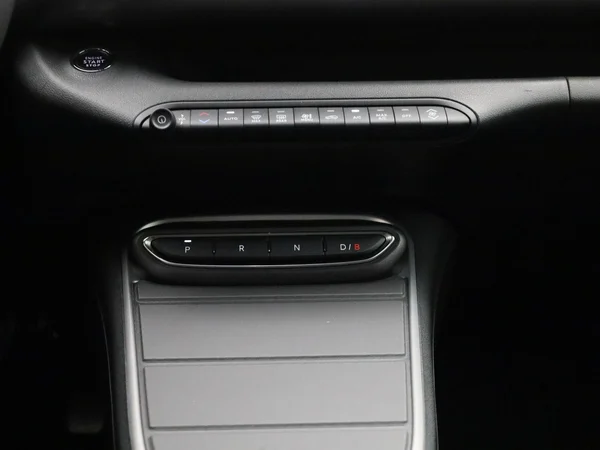 Jeep Avenger (2024) — foto 2 van 42