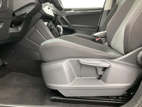 VOLKSWAGEN Tiguan Dsl (2022) — foto 26 van 36