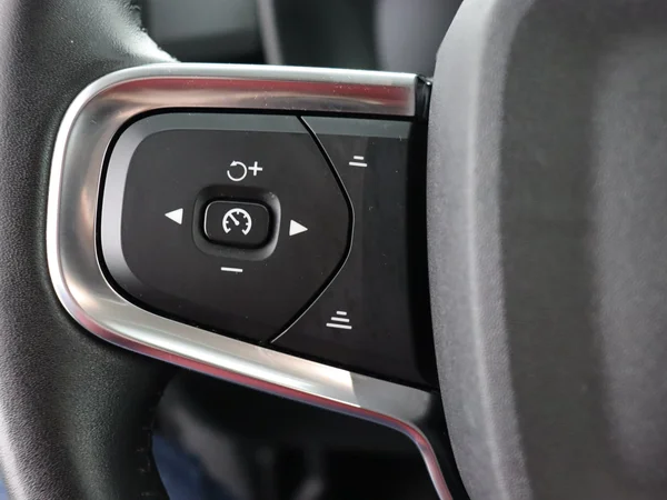 VOLVO XC40 (2021) — foto 9 van 29