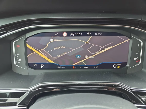 VOLKSWAGEN Polo (2024) — foto 18 van 32