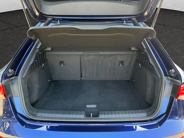 AUDI A3 Sportback (2024) — foto 18 van 21