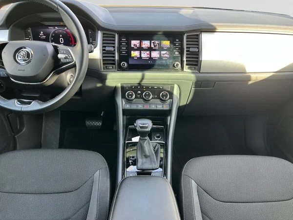 SKODA Kodiaq Dsl (2024) — foto 2 van 23