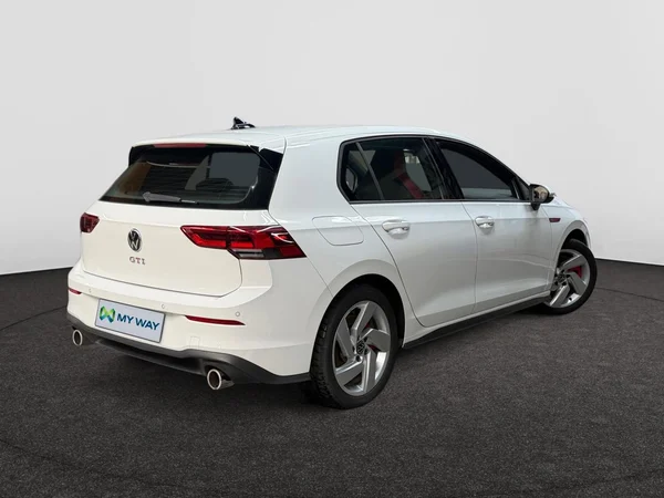 VOLKSWAGEN Golf VIII GTI (2023) — foto 9 van 16