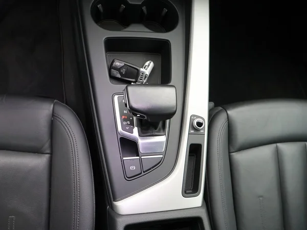 AUDI A4 Avant (2022) — foto 7 van 25