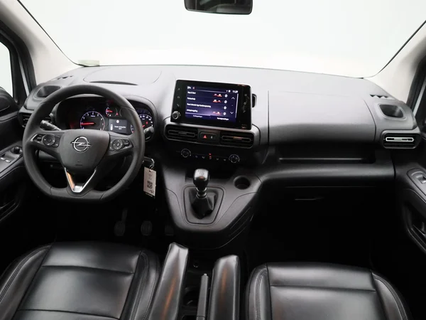 Opel Combo (2023) — foto 26 van 38