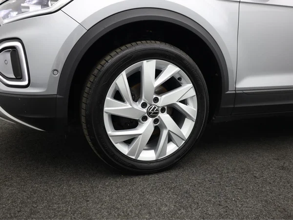 VOLKSWAGEN T-Roc (2022) — foto 3 van 19
