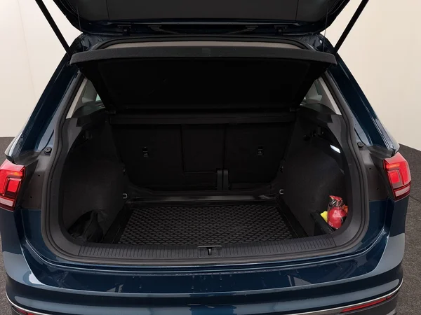 VOLKSWAGEN Tiguan (2022) — foto 8 van 28
