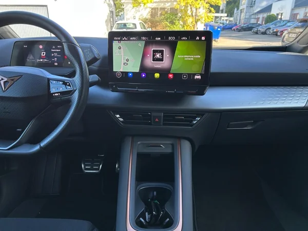 CUPRA Born (2023) — foto 2 van 27