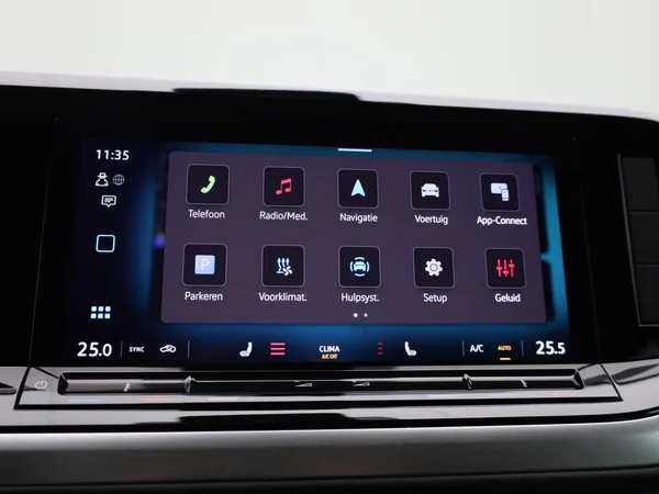 Volkswagen Multivan (2024) — foto 14 van 43