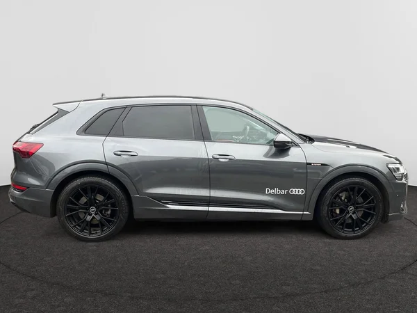 AUDI e-tron (2023) — foto 12 van 20