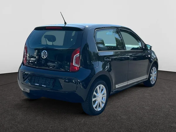 VOLKSWAGEN Up! (2015) — foto 14 van 18