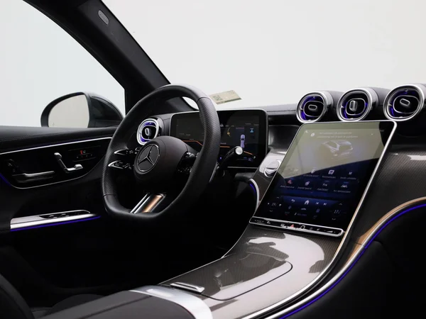 Mercedes-Benz GLC (2025) — foto 36 van 46