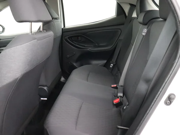 TOYOTA Yaris (2021) — foto 5 van 25