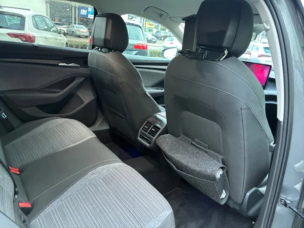 SKODA Superb Combi (2024) — foto 3 van 24