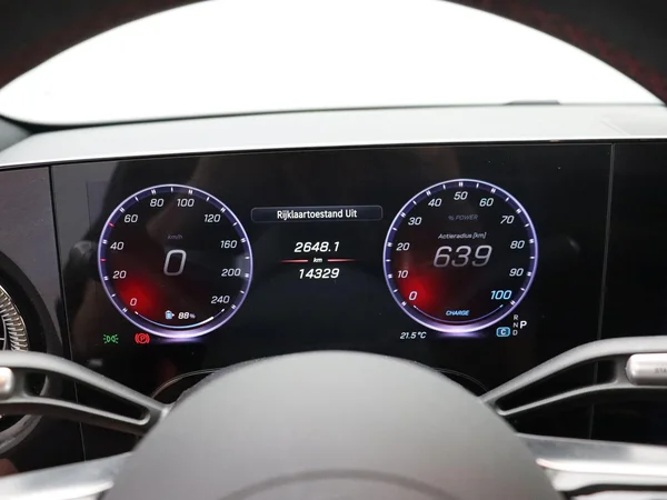 Mercedes-Benz CLA (2025) — foto 2 van 29