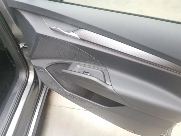 SKODA Enyaq (2026) — foto 8 van 23