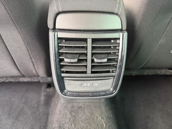 SKODA Kamiq (2023) — foto 21 van 28