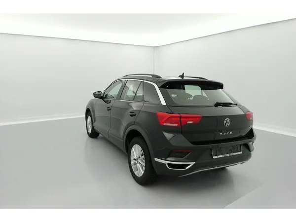VOLKSWAGEN T-Roc (2021) — foto 34 van 36
