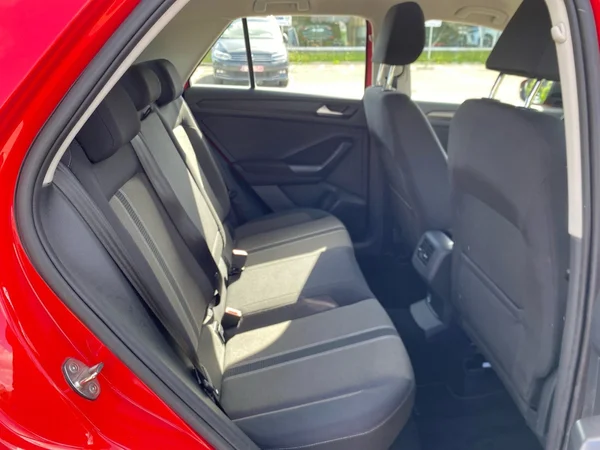 VOLKSWAGEN T-Roc (2018) — foto 6 van 18