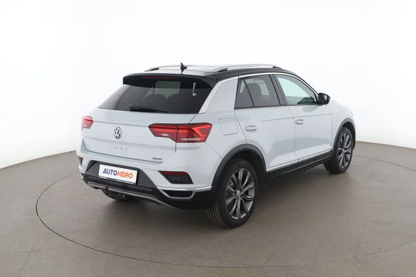 Volkswagen T-Roc (2018) — foto 12 van 16