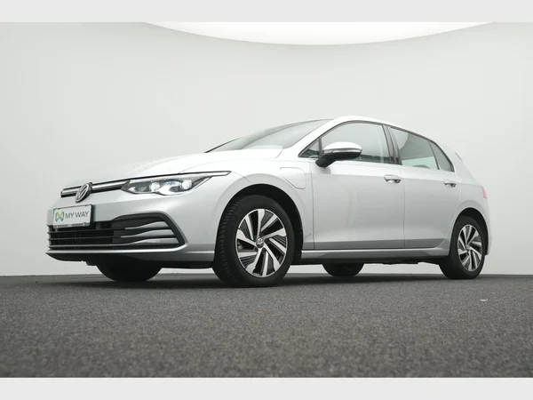 VOLKSWAGEN Golf VIII eHybrid (PHEV) (2021) — foto 11 van 32