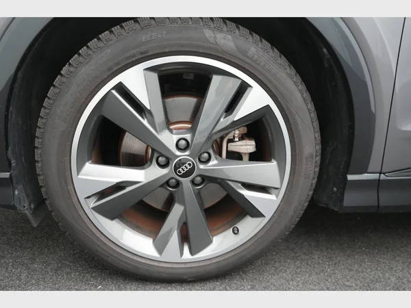 AUDI Q4 e-tron (2023) — foto 5 van 31
