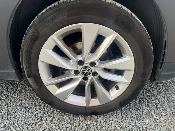 VOLKSWAGEN Taigo (2024) — foto 14 van 21