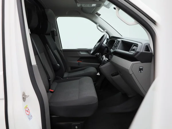 Volkswagen Transporter (2023) — foto 4 van 38