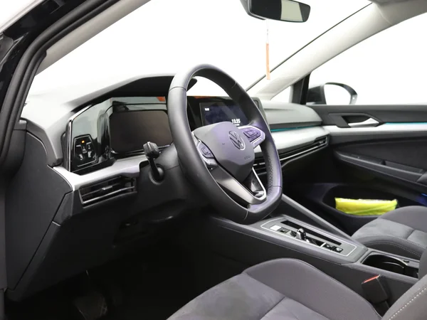 VOLKSWAGEN Golf VIII SW (2025) — foto 13 van 17