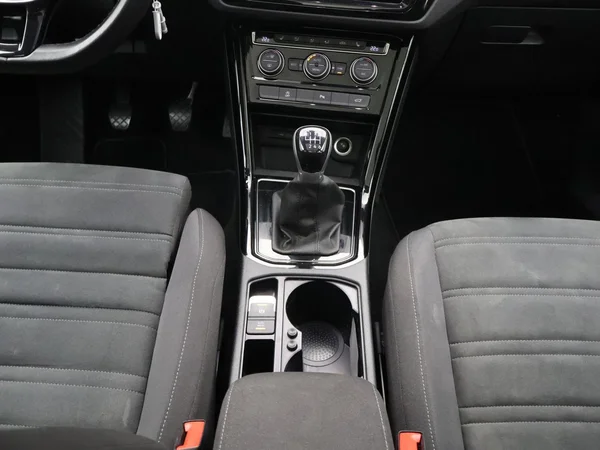 VOLKSWAGEN Touran Dsl (2021) — foto 9 van 30