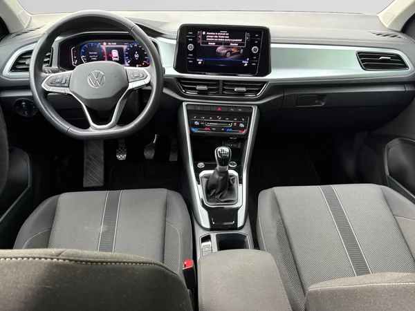 VOLKSWAGEN T-Roc (2024) — foto 21 van 24