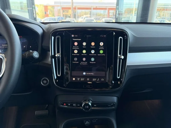 Volvo XC40 — foto 6 van 22