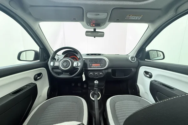 Renault Twingo (2018) — foto 17 van 17