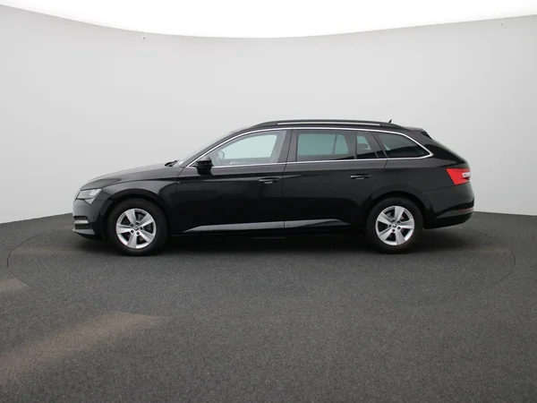 Škoda Superb (2024) — foto 36 van 40
