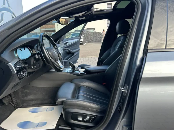 Bmw 520 (2018) — foto 27 van 29