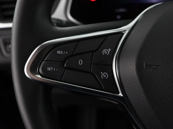 RENAULT Captur (2021) — foto 9 van 27