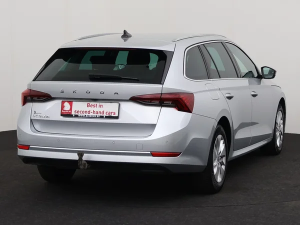 SKODA Octavia (2023) — foto 23 van 30