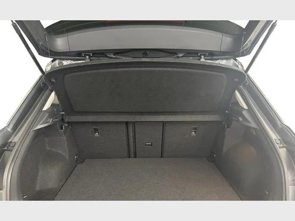 Volkswagen T-Roc (2023) — foto 23 van 24
