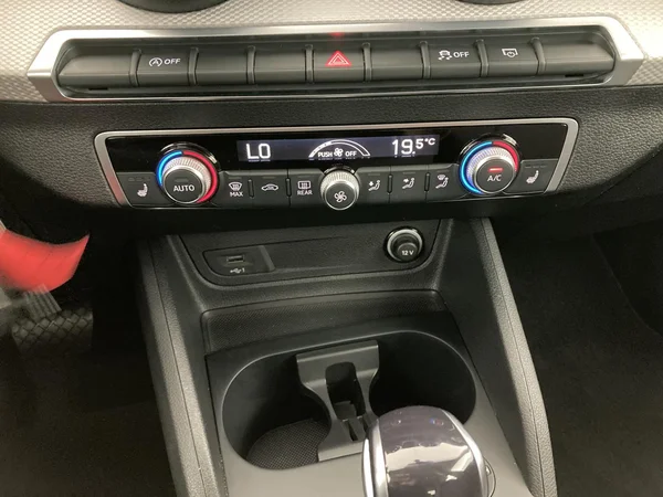 AUDI Q2 (2022) — foto 19 van 36