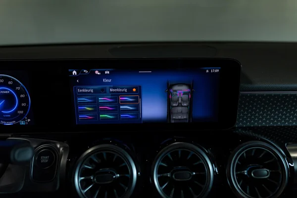 Mercedes-Benz EQB (2025) — foto 27 van 37