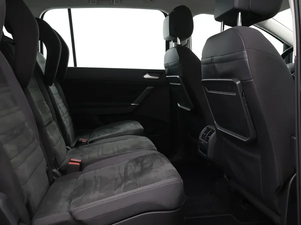 Volkswagen Touran (2023) — foto 14 van 25