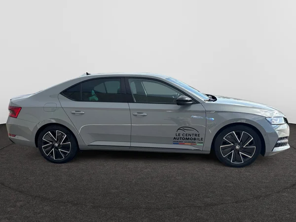 SKODA Superb (2024) — foto 4 van 21