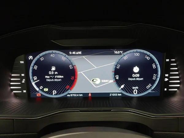 SKODA Superb Combi (2024) — foto 5 van 34
