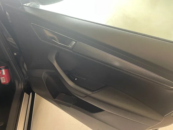 SKODA Karoq (2022) — foto 8 van 21