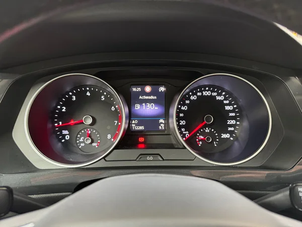 VOLKSWAGEN Tiguan (2020) — foto 6 van 19