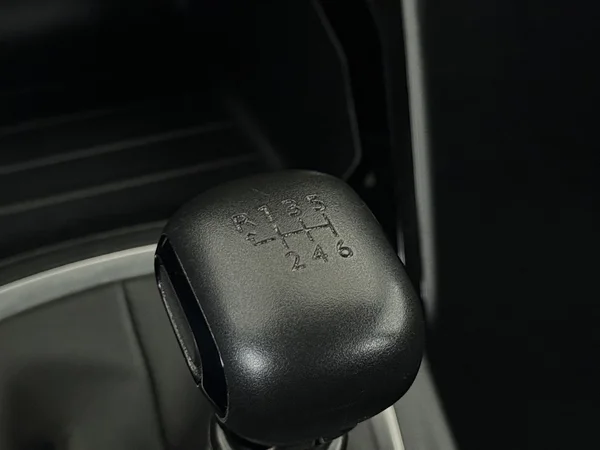 PEUGEOT 208 (2023) — foto 4 van 26