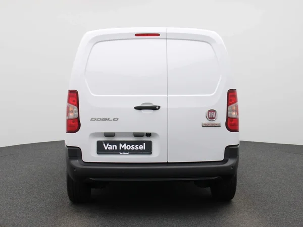 Fiat Doblò (2023) — foto 35 van 39