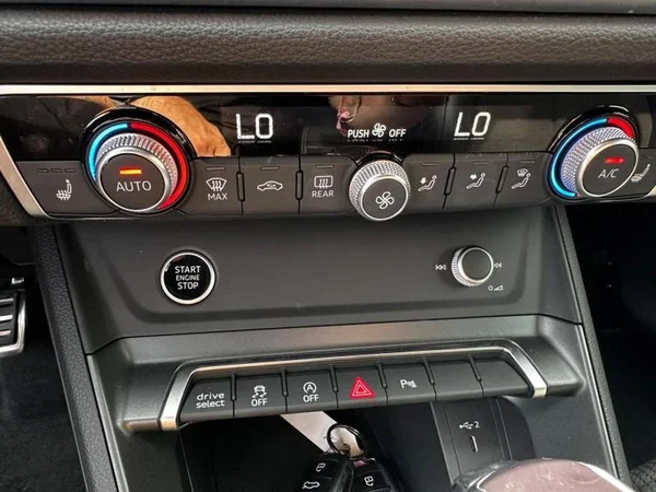 Audi Q3 (2022) — foto 10 van 35