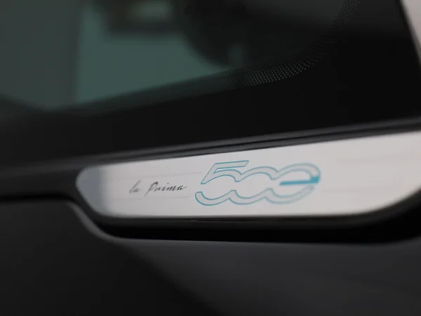 Fiat 500C (2023) — foto 29 van 40